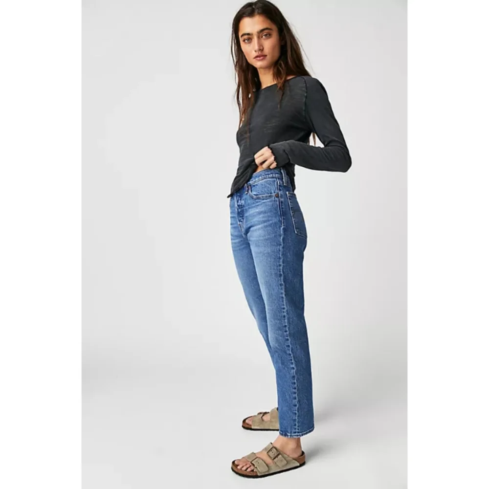 New Levi's WEDGIE STRAIGHT JEANS Size 25 & 29 - Picture 13 of 16